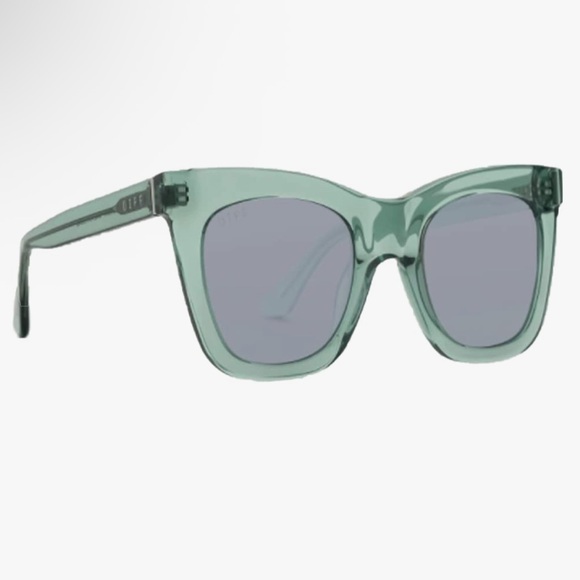 Diff Eyewear Accessories - Kaia Diff Eyewear Sunglasses new in bag no tags
